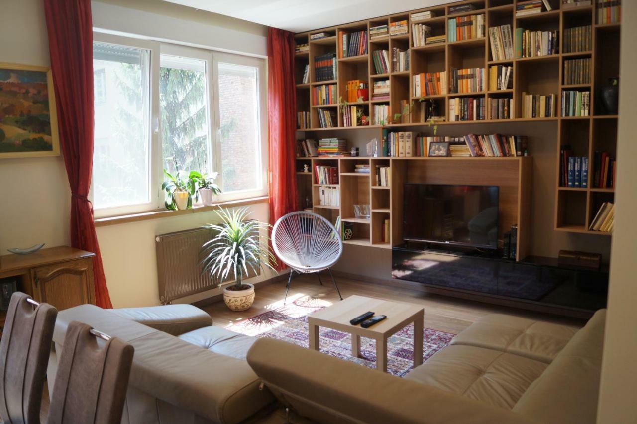 Apartament Mamini's